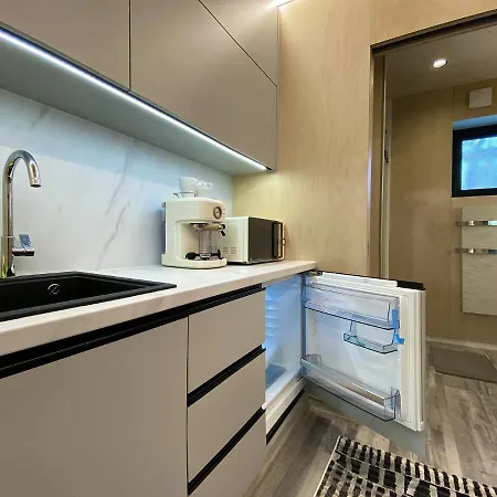 Luxusni Apartman V Praze Klanovicich Na Zahrade, 20 Minut Do Centra Prahy Sestajovice Exterior photo