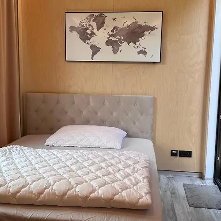 Luxusni Apartman V Praze Klanovicich Na Zahrade, 20 Minut Do Centra Prahy Sestajovice Exterior photo