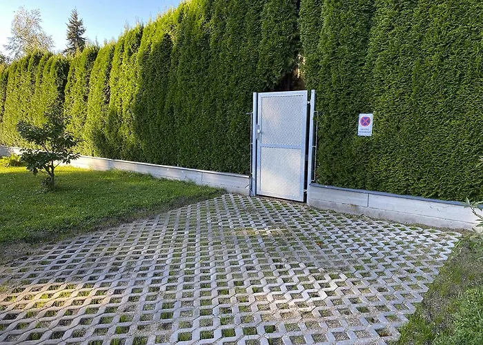 Luxusni Apartman V Praze Klanovicich Na Zahrade, 20 Minut Do Centra Prahy