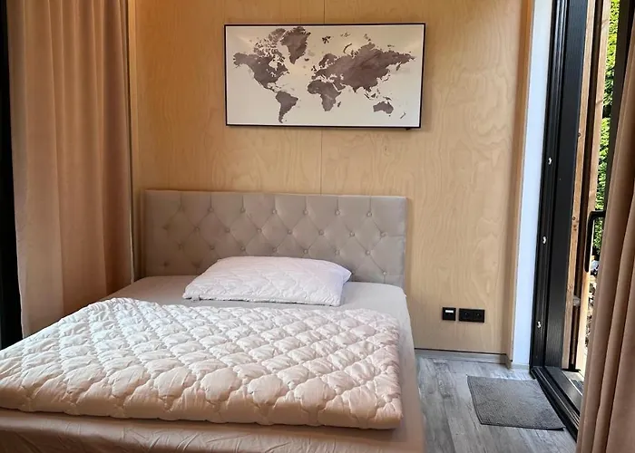 Luxusni Apartman V Praze Klanovicich Na Zahrade, 20 Minut Do Centra Prahy