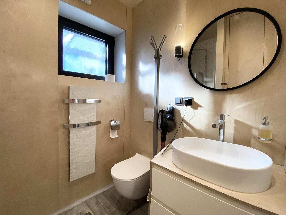 Apartment Luxusni V Praze Klanovicich Na Zahrade, 20 Minut Do Centra Prahy Sestajovice