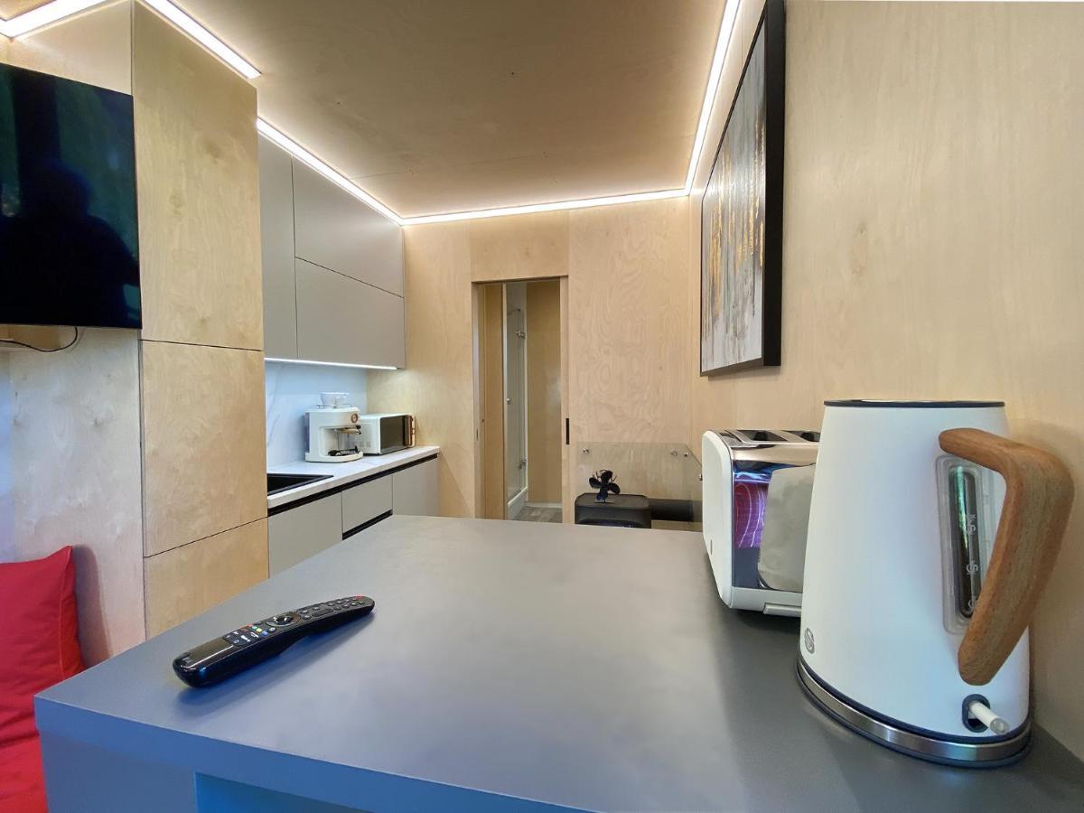 Apartment Luxusni V Praze Klanovicich Na Zahrade, 20 Minut Do Centra Prahy Sestajovice